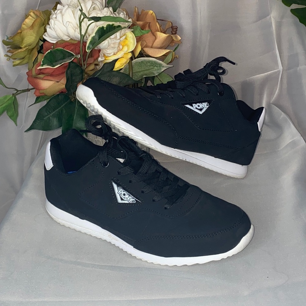 Old School Pony Sneakers 👟 🥰